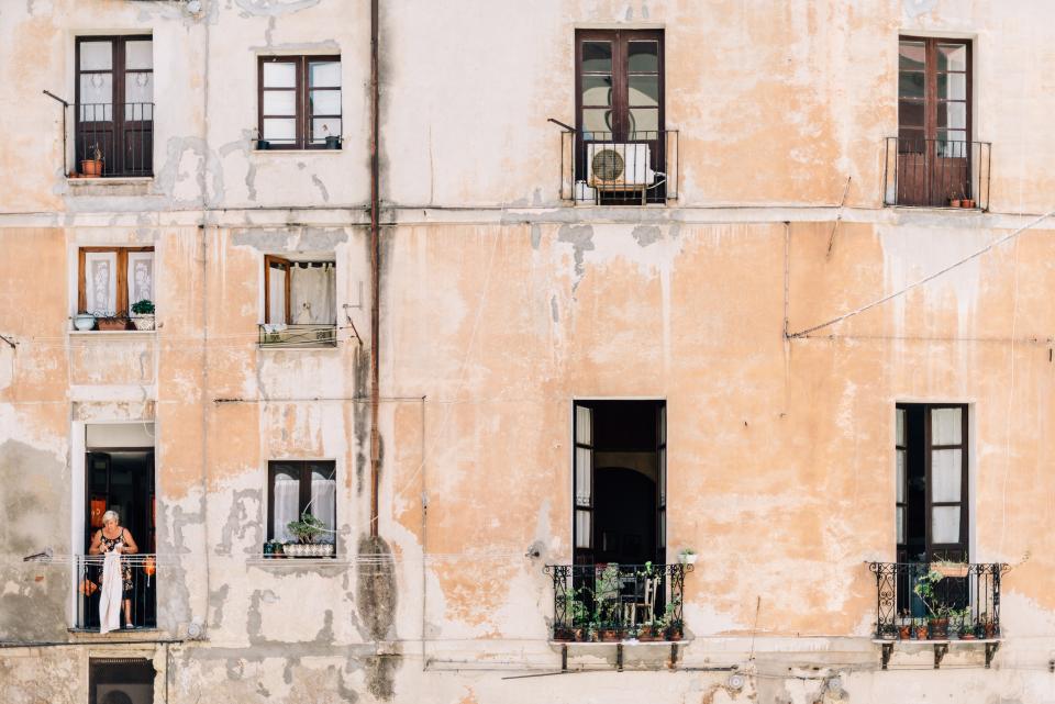 Rent vs. Buy: How to Decide Rent vs. Buy: How to Decide